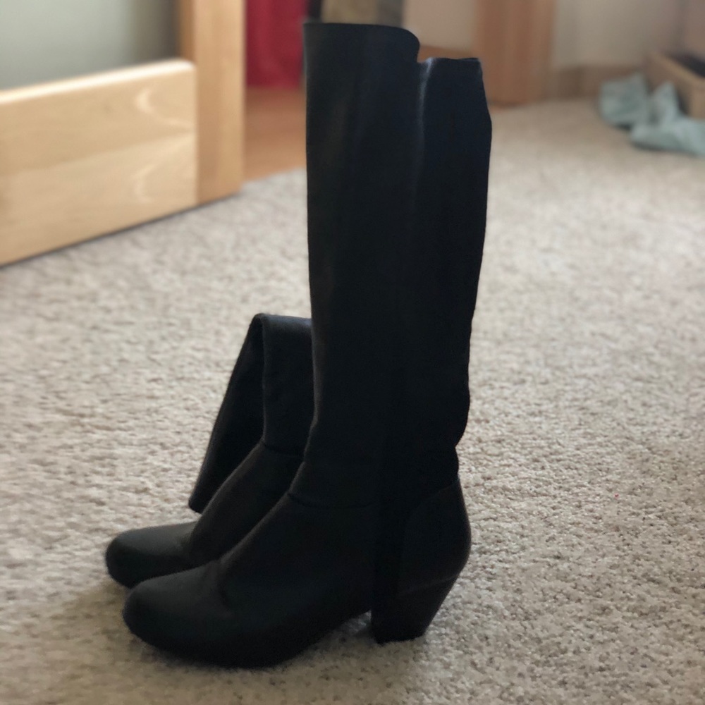Black boots with slight heel